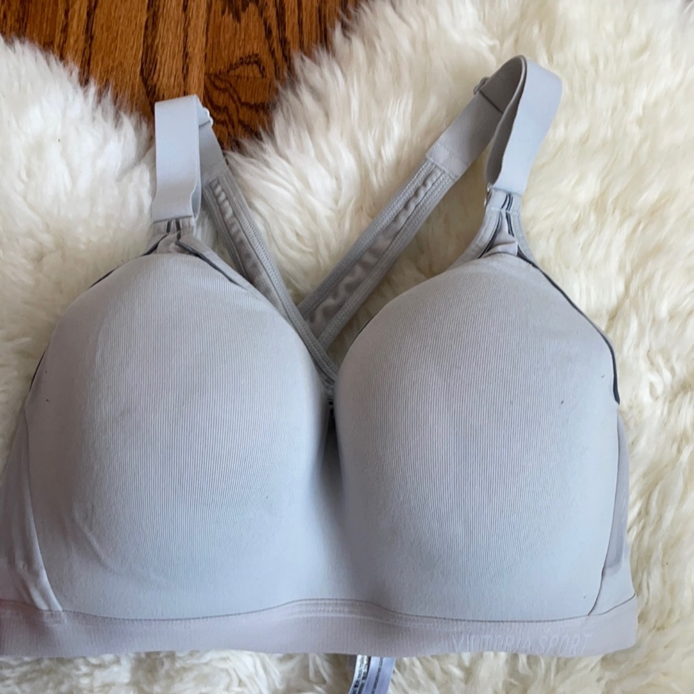 Victoria’s Secret Incredible Sports Bra size 34D